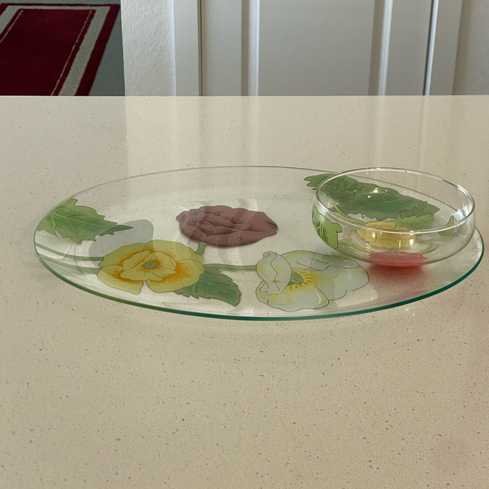 VINTAGE DOROTHY C. THORPE
GLASS RARE OVAL PLATE AND BOWL (set 2 )